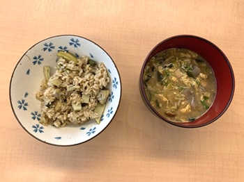 タケノコと蕨の混ぜご飯とお味噌汁